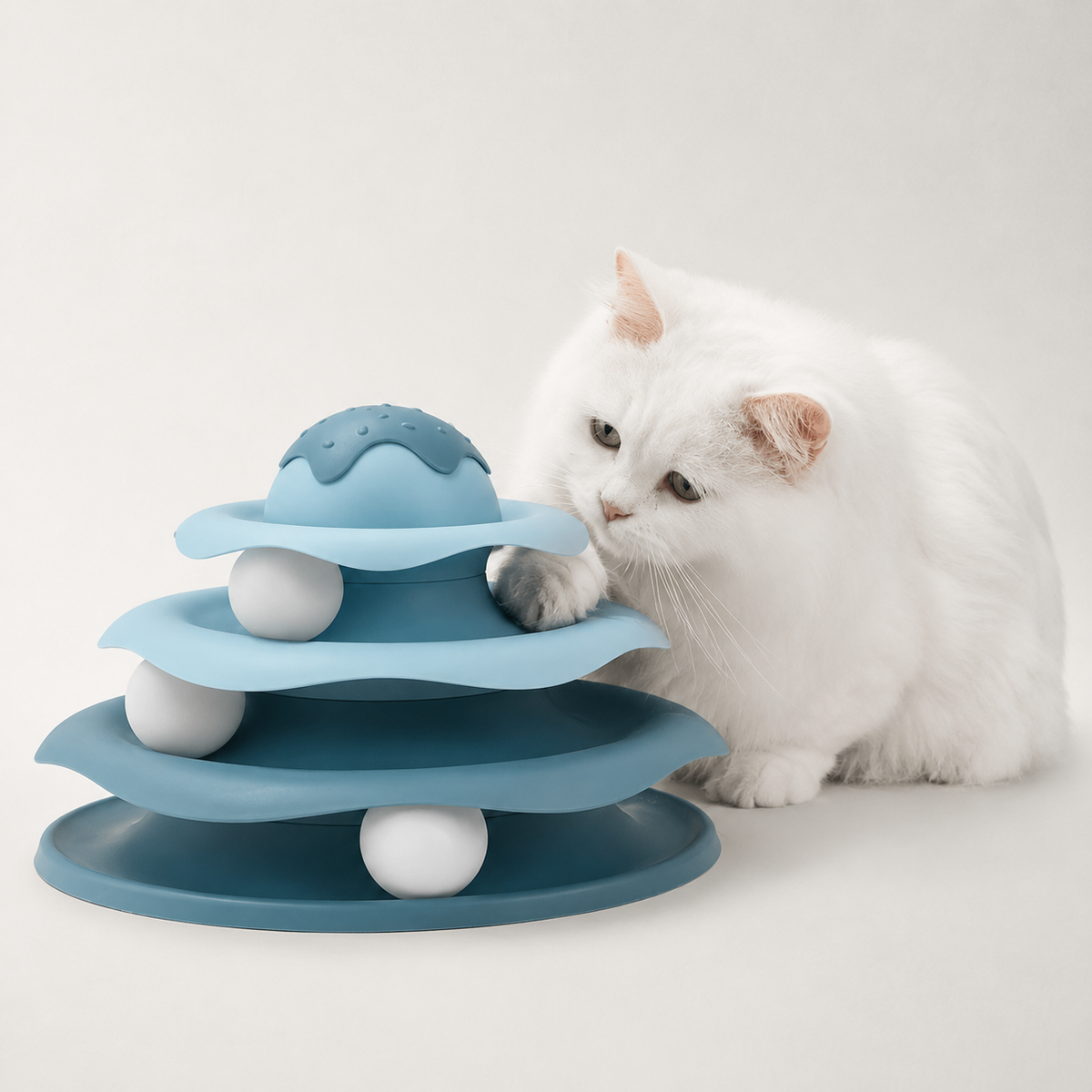 Tour de jeu pour chat avec balle