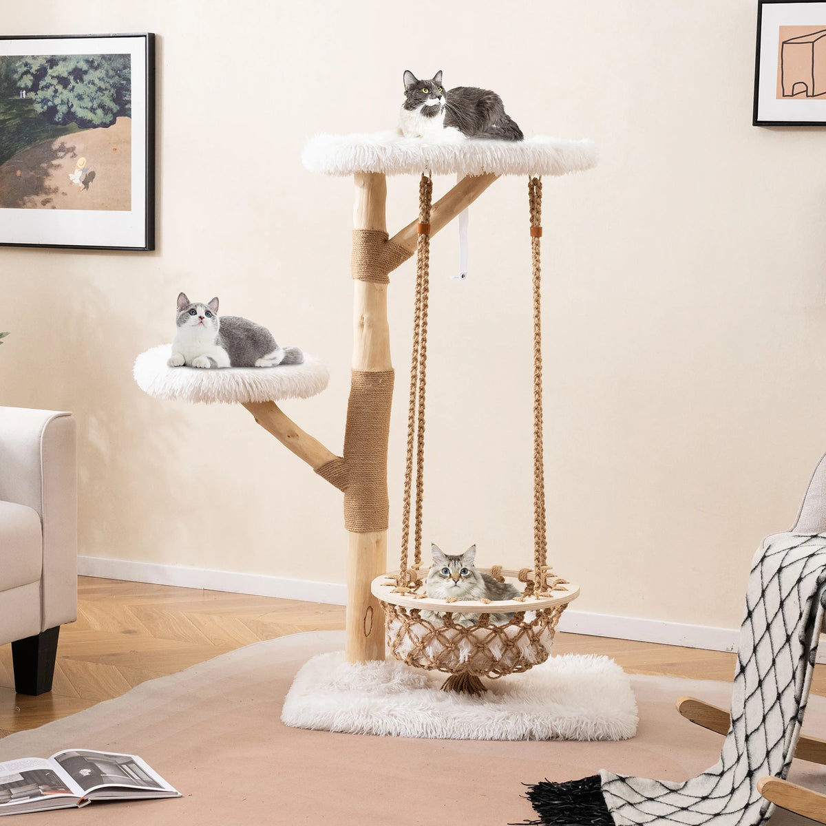 Arbre à chat scandinave avec balançoire