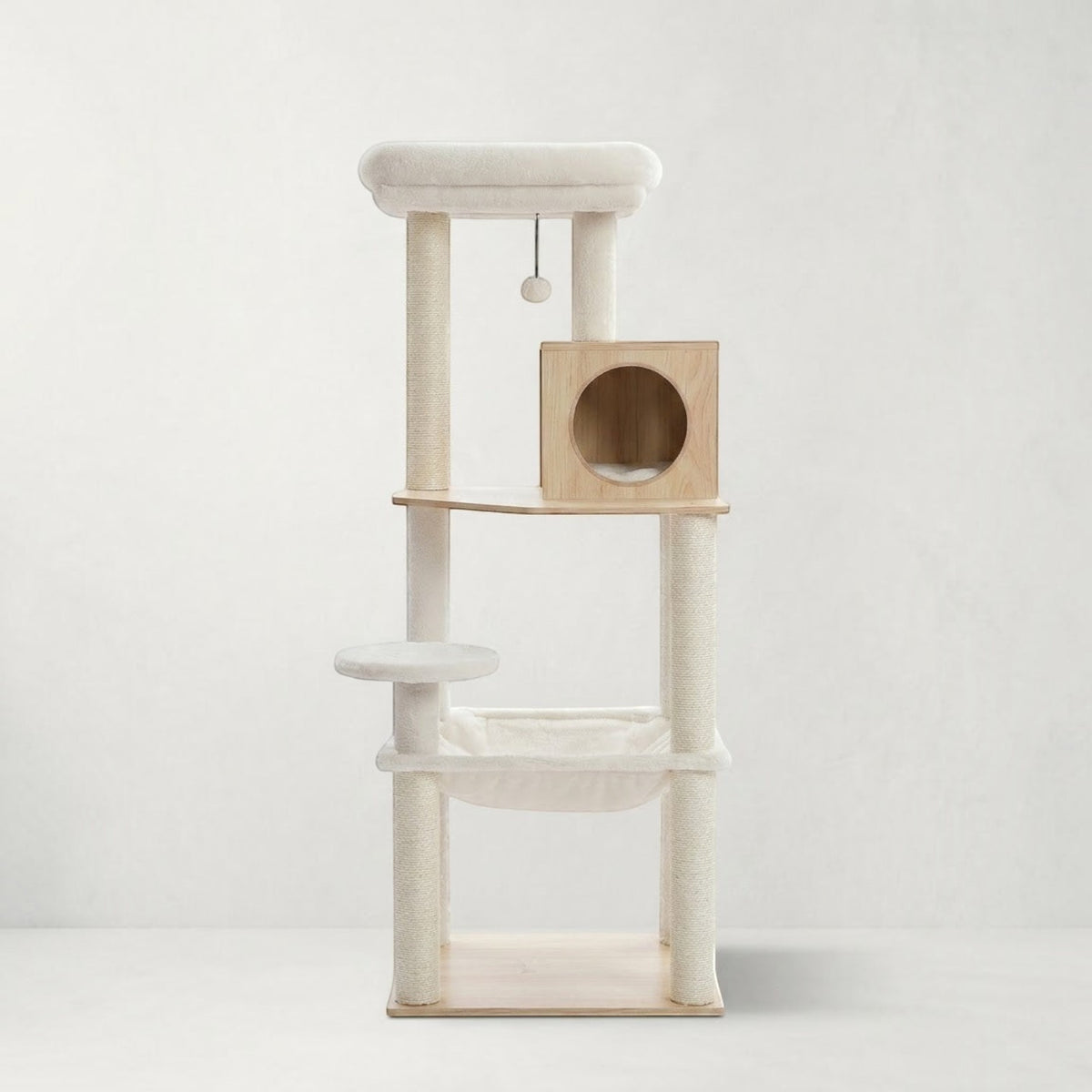 Arbre à chat Bofélin en bois beige avec niche, hamac, plateformes et poteaux en sisal naturel pour grands chats