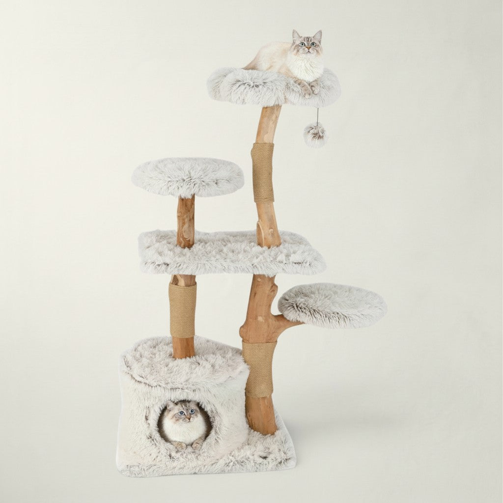 Arbre à chat design Bofélin en bois naturel et peluche blanche avec trois plateformes, une niche et des griffoirs en jute
