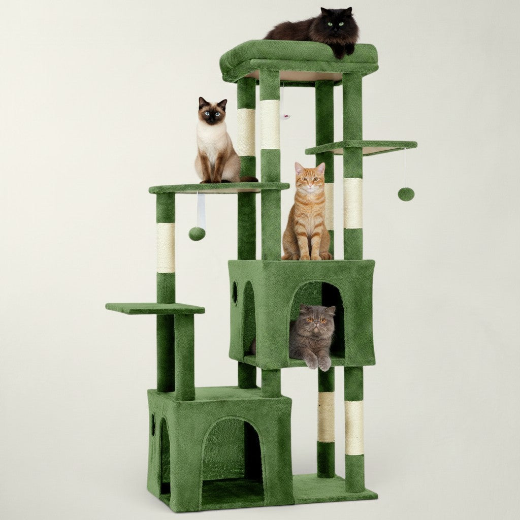 Arbre à chat Bofélin vert avec niches, plateformes et poteaux en sisal pour grands chats, occupé par quatre chats.