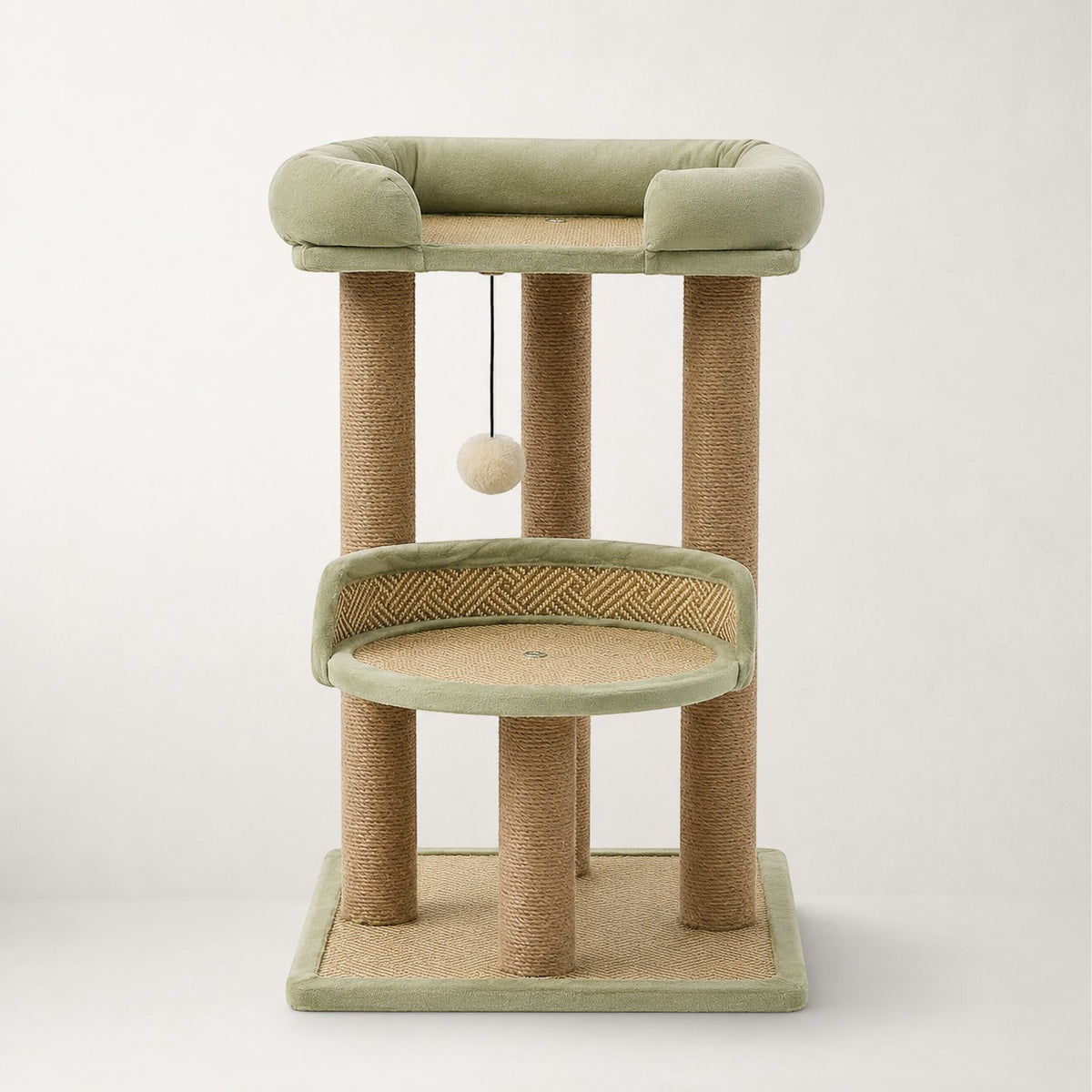 Arbre à chat Bofélin vert sauge et blanc avec poteaux en jute, lit supérieur rembourré et plateforme tressée.