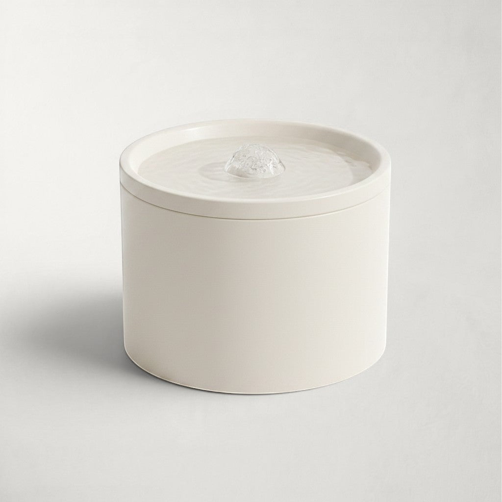 Fontaine à eau Bofélin pour chat en céramique émaillée couleur crème avec système de circulation silencieux