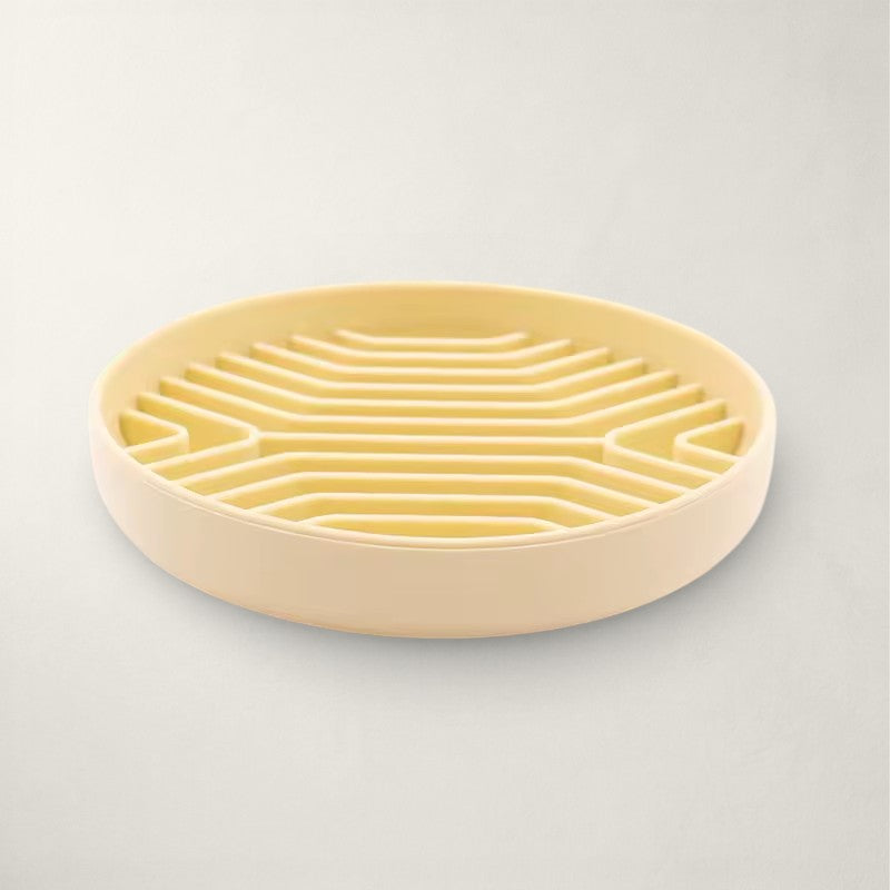 Gamelle anti-glouton Bofélin en silicone beige avec relief labyrinthe pour ralentir la prise alimentaire du chat
