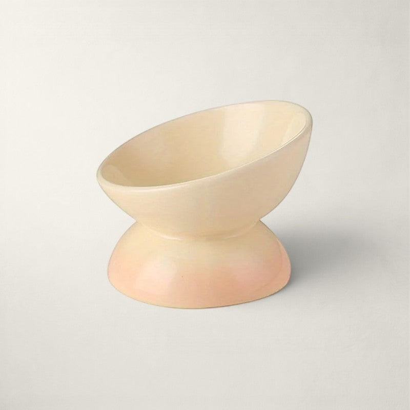 Gamelle Bofélin surélevée en céramique beige pour chat, design incliné ergonomique pour le confort des cervicales