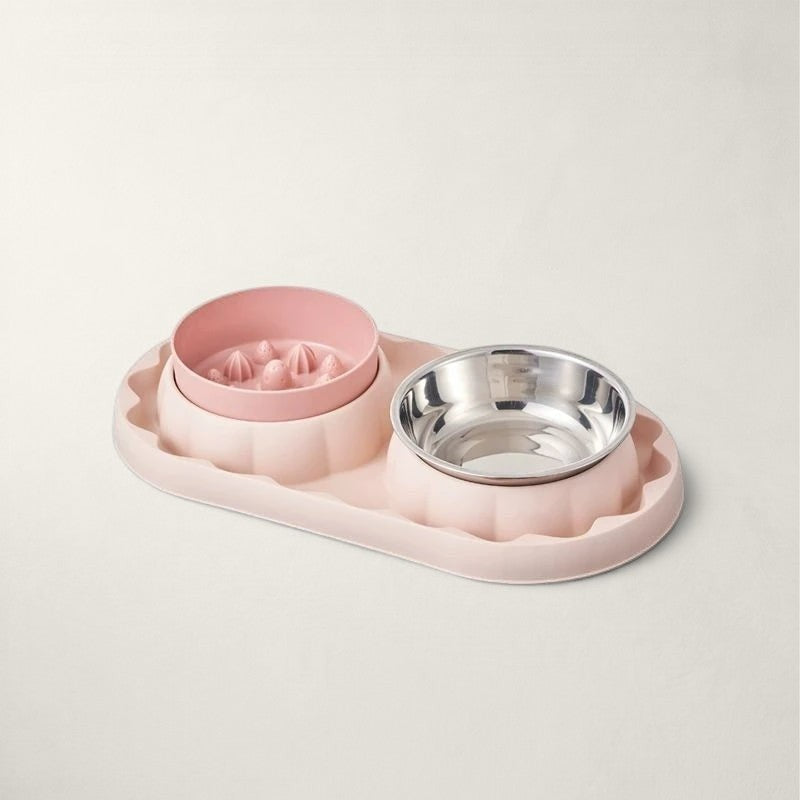Double gamelle Bofélin rose pour chat avec un bol anti-glouton à reliefs et un bol en inox amovible