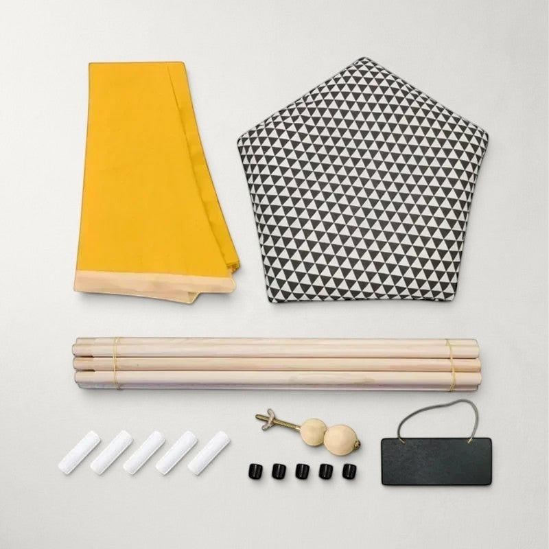 Kit de montage Bofélin pour tipi chat avec toile jaune, matelas géométrique, poteaux en bois et ardoise décorative Image