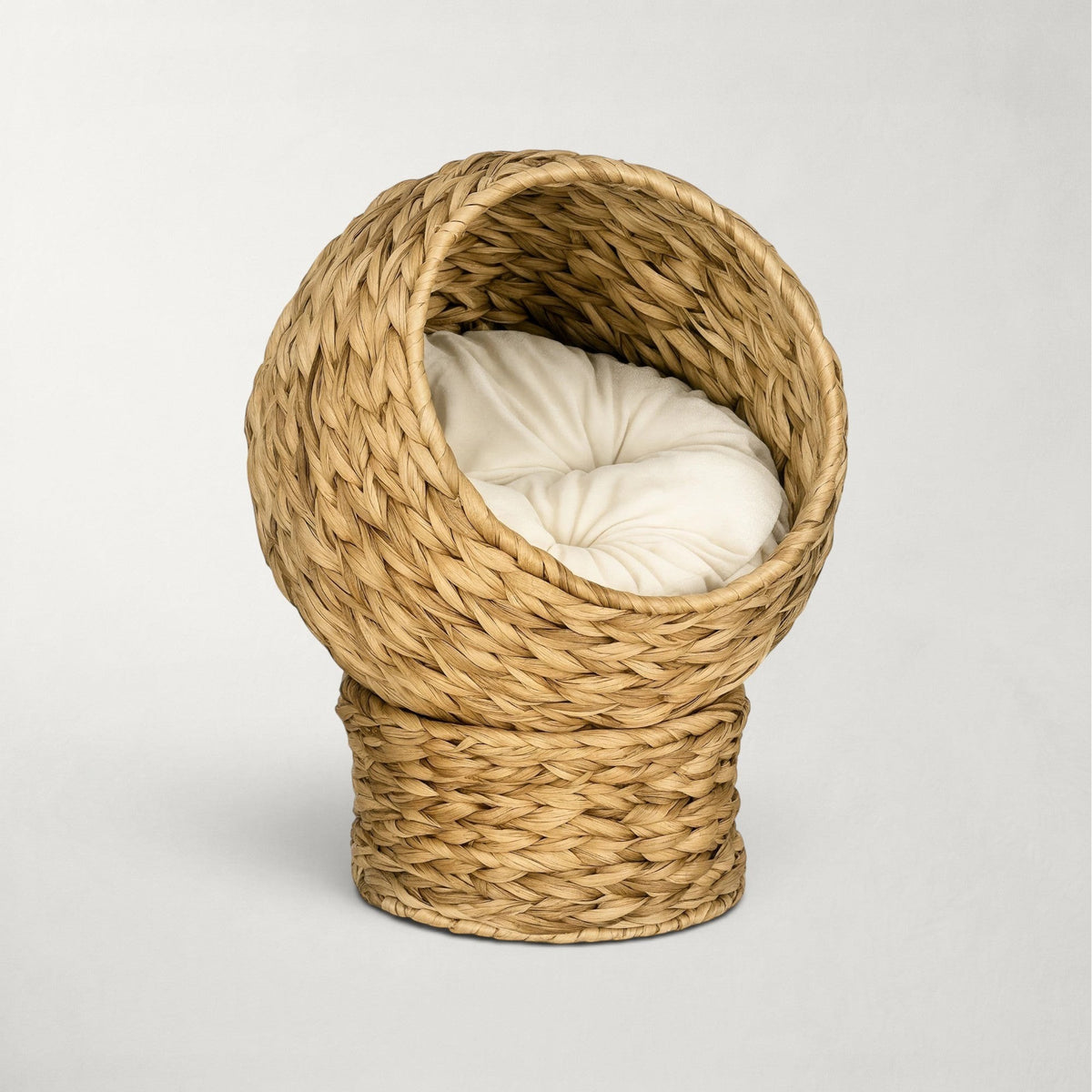 Niche bulle Bofélin en jacinthe d'eau tressée avec coussin crème confortable pour chat