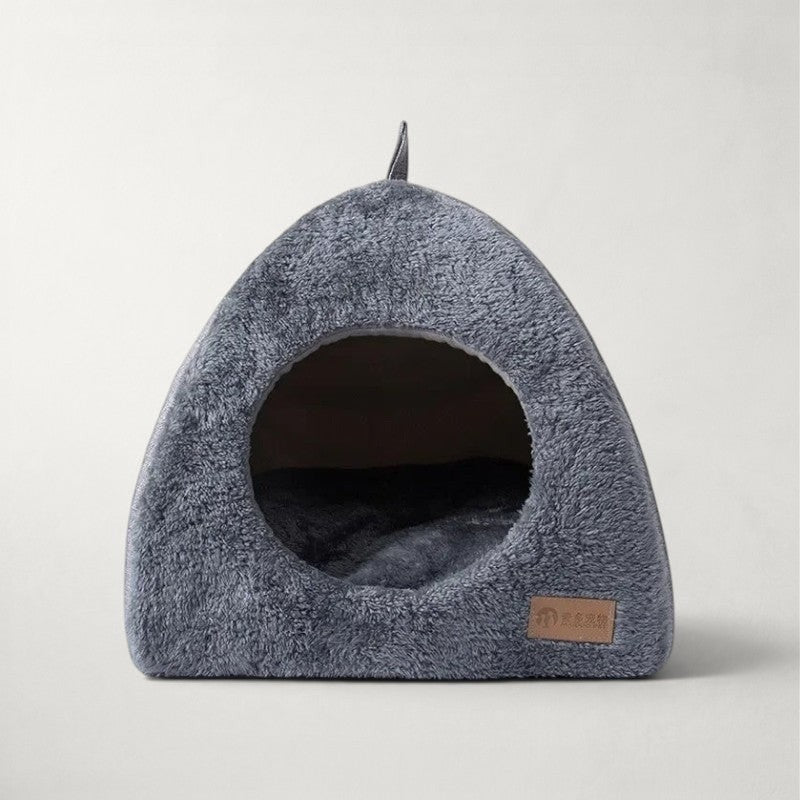 Panier niche Bofélin gris en velours et fausse fourrure, forme tente triangulaire avec coussin amovible