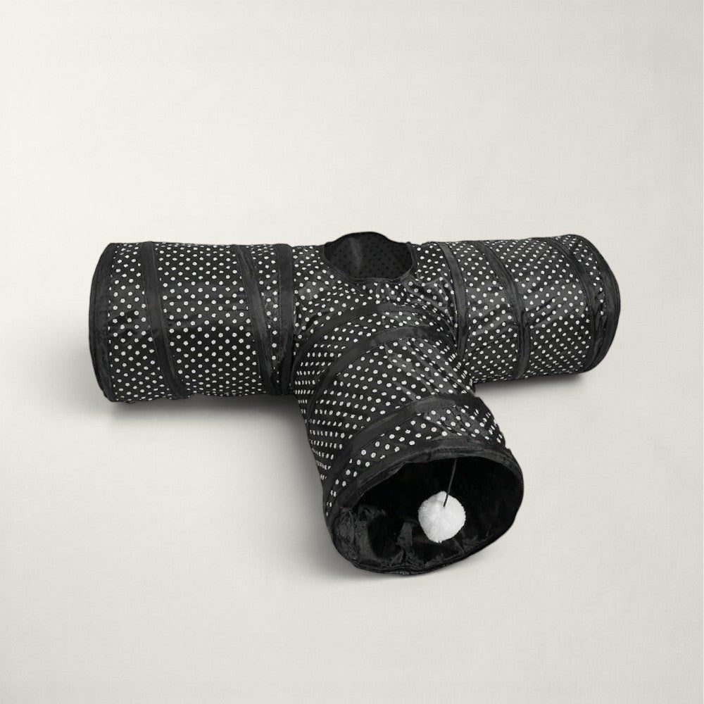 Tunnel de jeu Bofélin pour chat en forme de T, noir à pois blancs avec balle suspendue en polyester pliable.