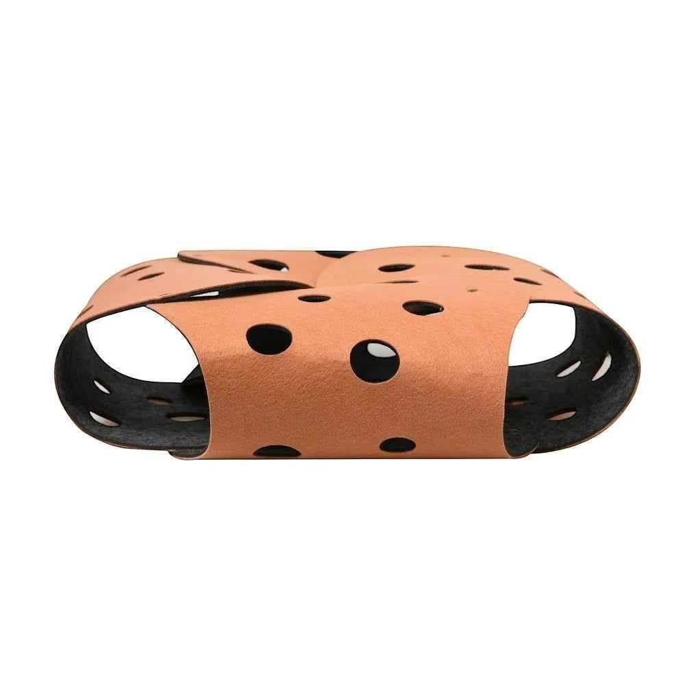 Tunnel de jeu modulable pour chat Bofélin en feutre beige avec des ouvertures circulaires pour le divertissement
