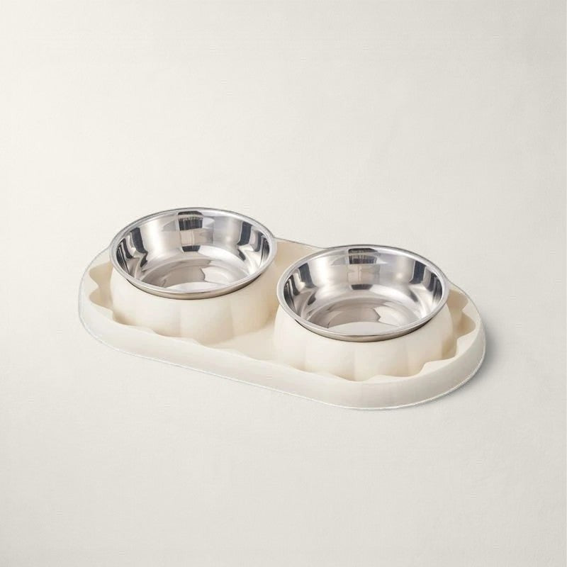 Double gamelle chat Bofélin blanc crème, deux bols en inox lisses sur support ondulé