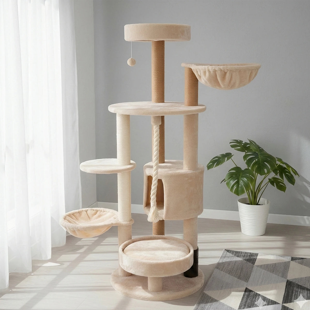 Grand arbre à chat rond
