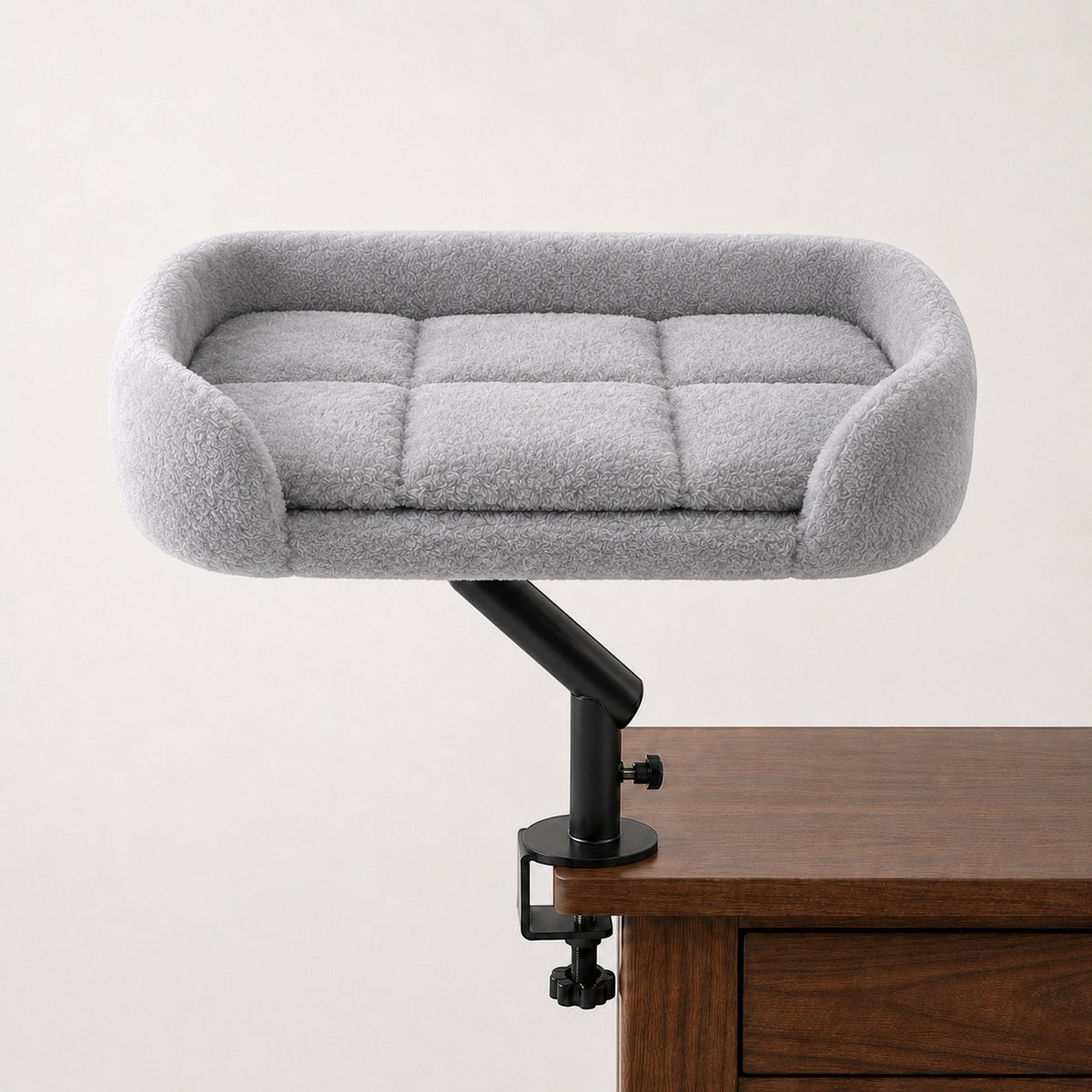 Hamac de bureau pivotant Oxford gris en fausse fourrure fixé sur un bureau en bois pour chat – Bofélin