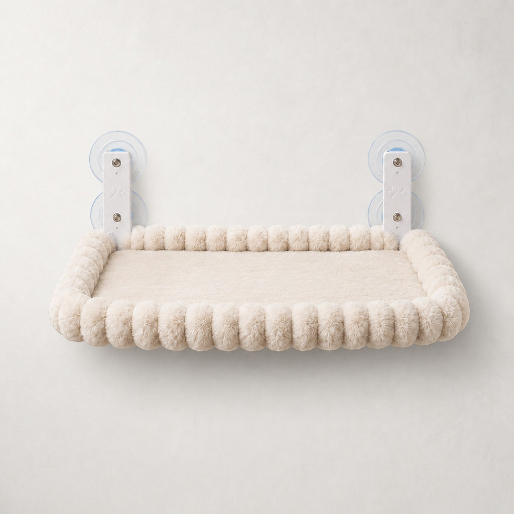Hamac de fenêtre pour chat Naples beige à ventouses et bord pompons – Bofélin