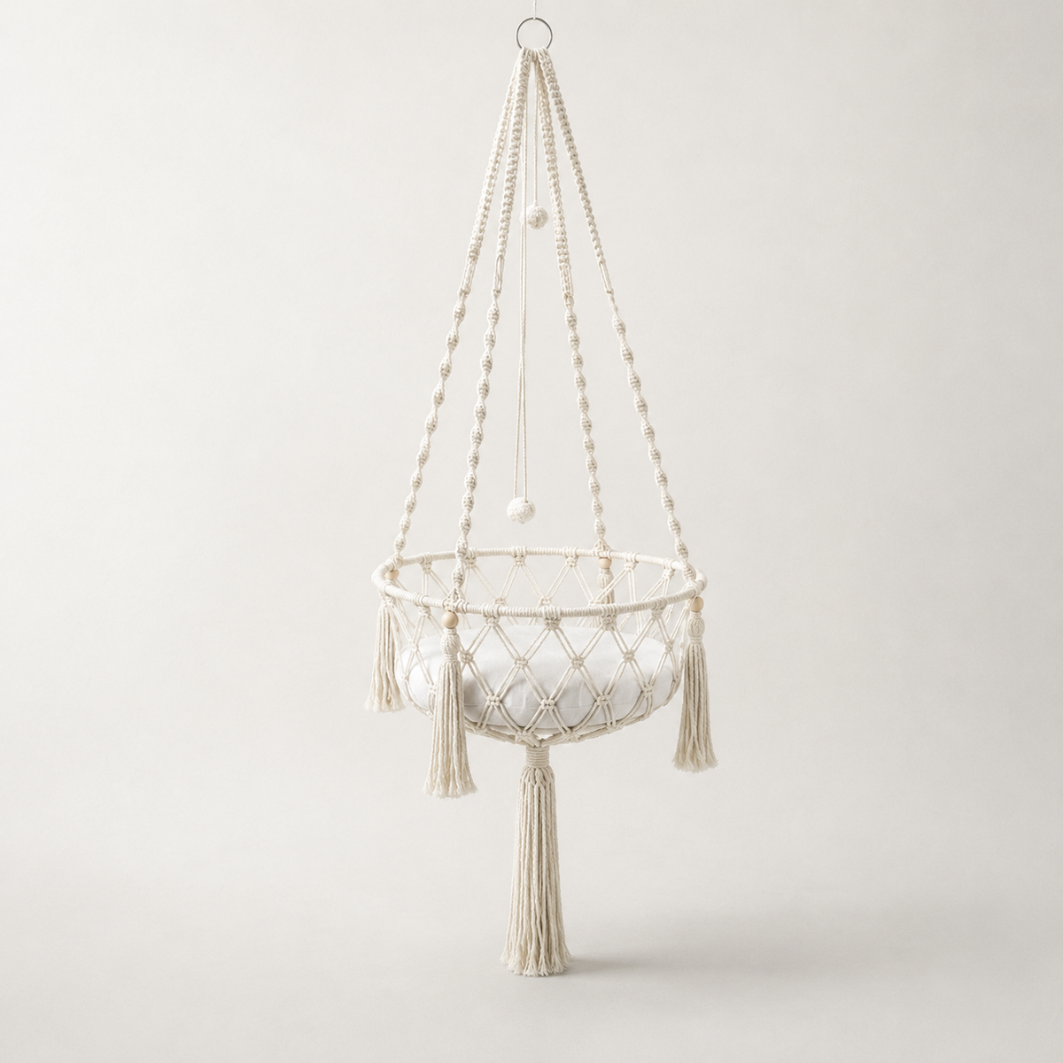 Hamac suspendu pour chat Cadix en macramé coton beige à pompons, vide – Bofélin