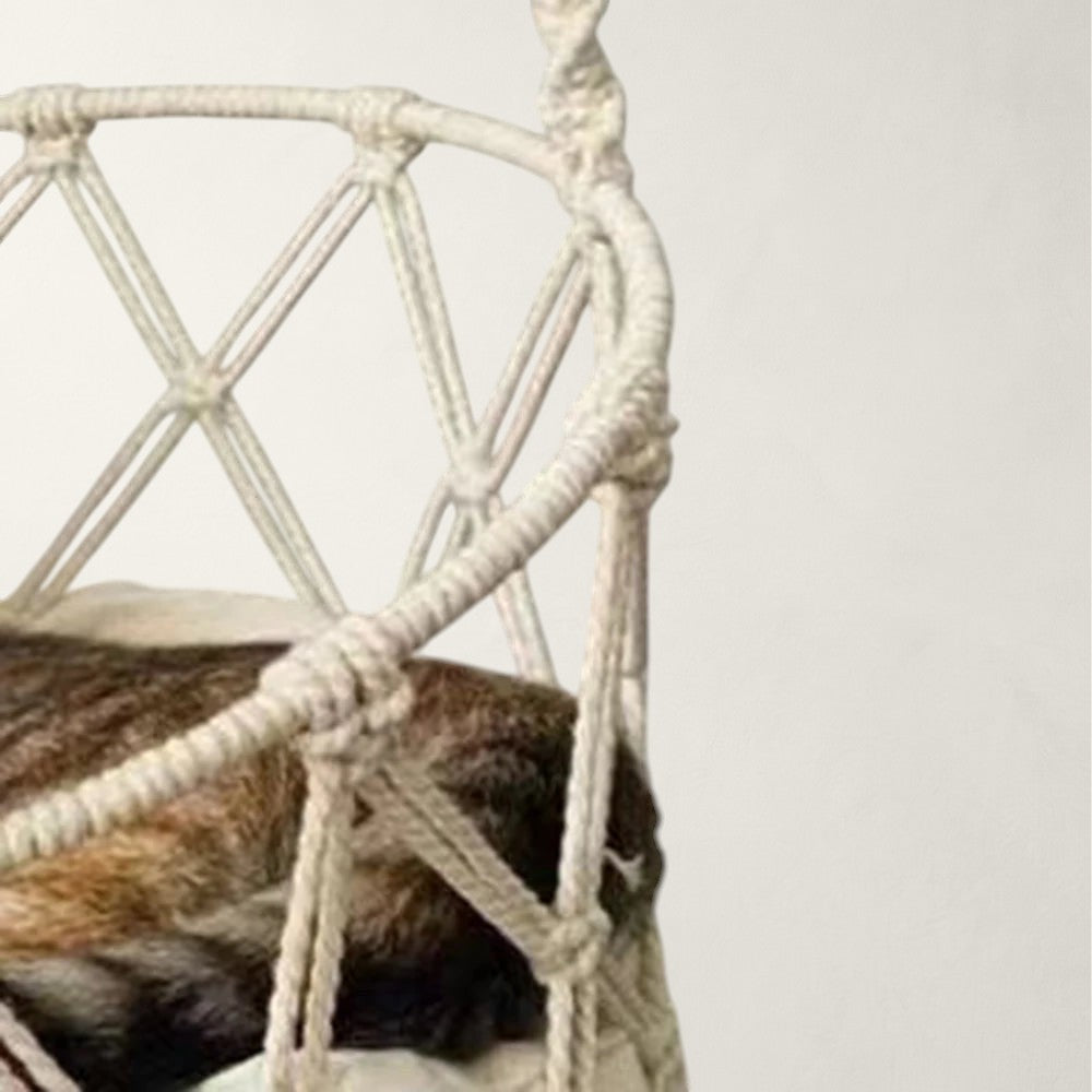 Détail du tressage macramé du hamac suspendu pour chat Ibiza avec chat à l'intérieur – Bofélin
