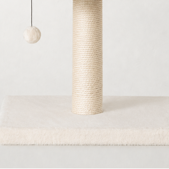 Petit arbre à chat scandinave